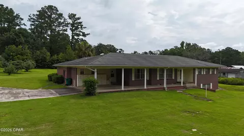 409 E Wisconsin Ave, Bonifay, FL 32425