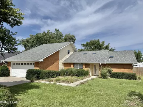 1428 Blue Grass Ln, Lynn Haven, FL 32444