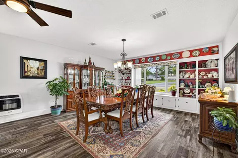 Dining - 700 2nd St, Chipley, FL 32428 photo 1 of 4
