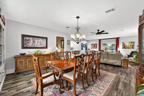 Dining - 700 2nd St, Chipley, FL 32428 photo 3 of 4