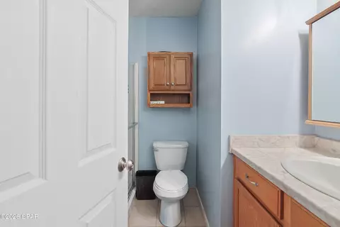 Bath - 3918 Bricknell Ave, Chipley, FL 32428 photo 3 of 5