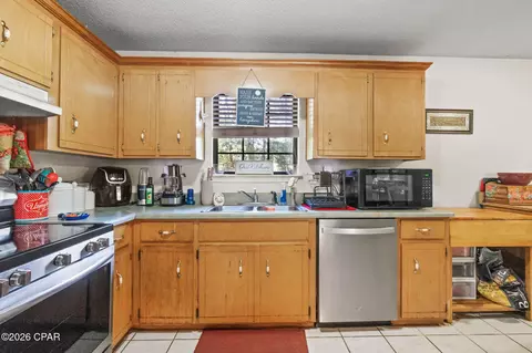 Kitchen - 940 Jamie Dr, Chipley, FL 32428 photo 4 of 4