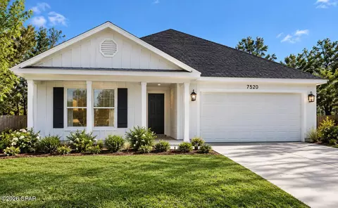 7520 Delancey St, Panama City, FL 32404