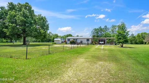 14113 Helms St, Vernon, FL 32462