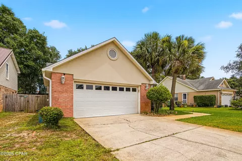 855 Mande Ct, Shalimar, FL 32579