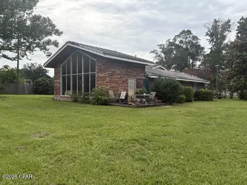15021 SE Blue Bream Dr, Blountstown, FL 32424