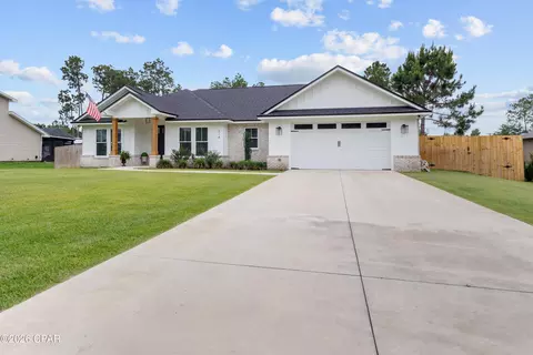 214 White Oaks Blvd, Southport, FL 32409