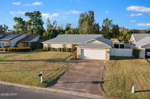 140 Derby Woods Dr, Lynn Haven, FL 32444