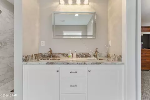 Bath - 2148 Jensen Pl, Chipley, FL 32428 photo 4 of 5