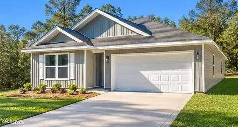 1994 Ambassador Ct, Chipley, FL 32428