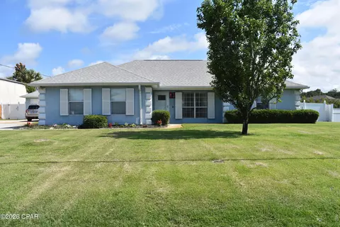 635 16th St, Panama City Beach, FL 32413