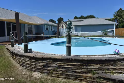635 16th St, Panama City Beach, FL 32413