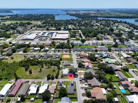 601 Nicole Dr, Panama City, FL 32404
