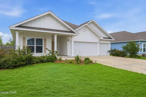 106 Hobson Ave, Crestview, FL 32539