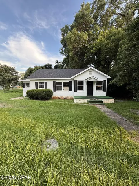 1007 7th Ave, Graceville, FL 32440