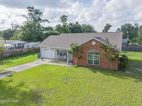 3933 Gravelle Dr, Panama City, FL 32409