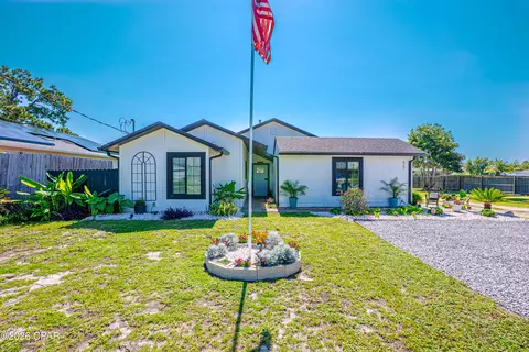 627 S Berthe Ave, Panama City, FL 32404