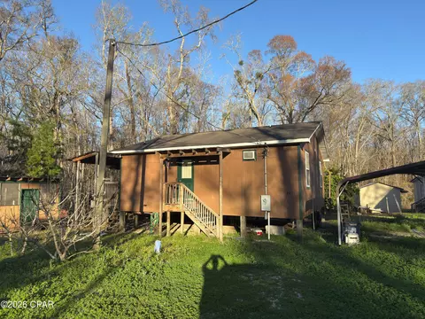 223 Highroller Soldier Dr, Wewahitchka, FL 32465