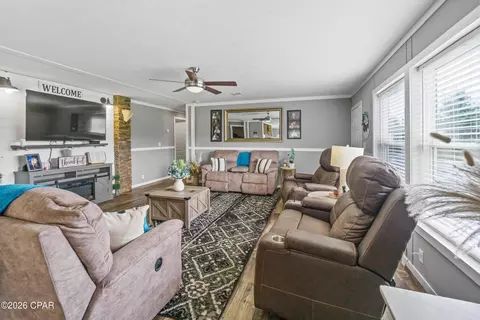3251 Hill Ln, Chipley, FL 32428