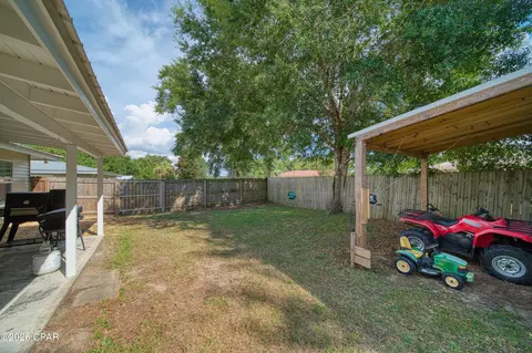 Exterior - 1807 Ulmer Ln, Chipley, FL 32428 photo 6 of 7