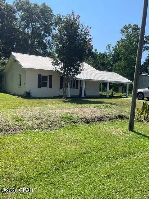 16875 NW Maple St, Blountstown, FL 32424