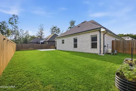 Exterior - 42 Flora Ln, Freeport, FL 32439 photo 10 of 12