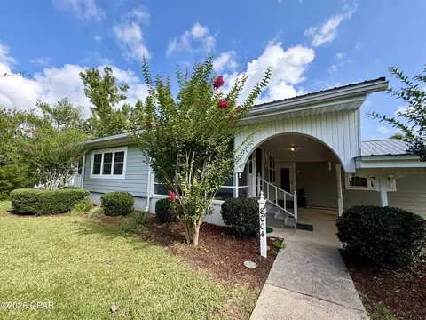 8004 Church St, Sneads, FL 32460