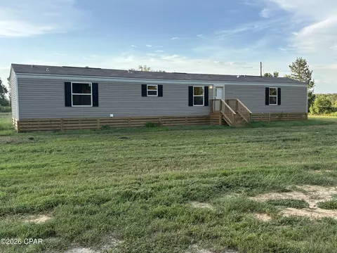 2007 Strickland Ln, Westville, FL 32464