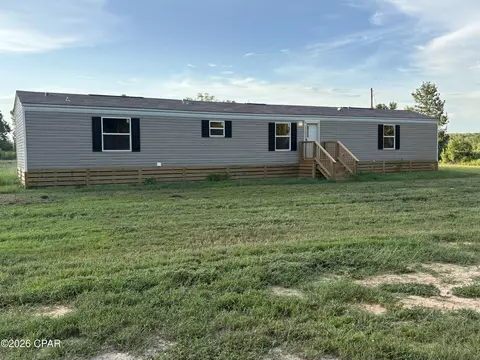 2007 Strickland Ln, Westville, FL 32464