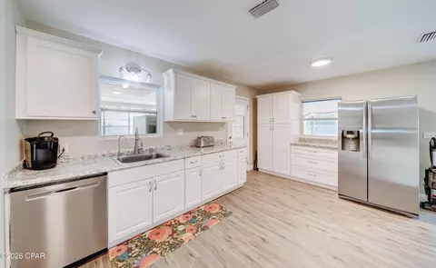 Kitchen - 1012 Tech Dr, Lynn Haven, FL 32444 photo 4 of 4