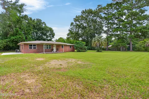 Exterior - 1214 Johnson Ave, Chipley, FL 32428 photo 2 of 6