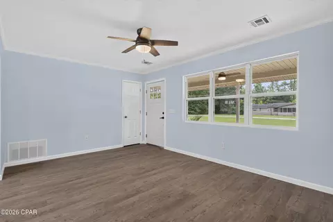 Living - 1214 Johnson Ave, Chipley, FL 32428 photo 2 of 6
