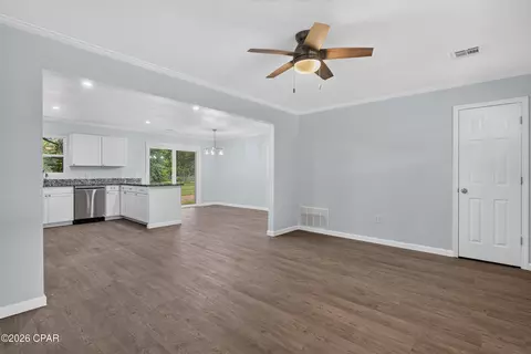 Living - 1214 Johnson Ave, Chipley, FL 32428 photo 3 of 6