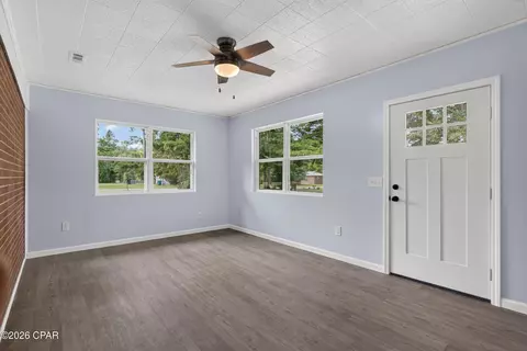 Living - 1214 Johnson Ave, Chipley, FL 32428 photo 5 of 6