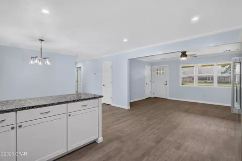 Living - 1214 Johnson Ave, Chipley, FL 32428 photo 4 of 6