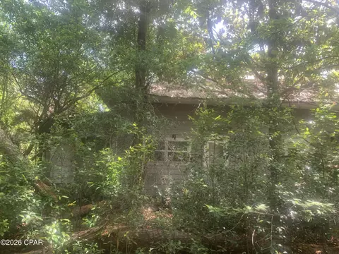 8390 Aci Dr, Sneads, FL 32460