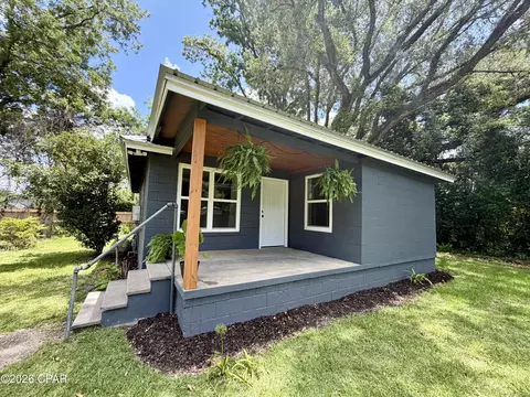 2836 Kenny St, Marianna, FL 32448