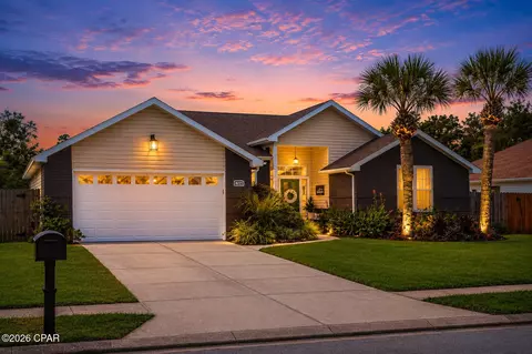 8222 James St, Panama City, FL 32404