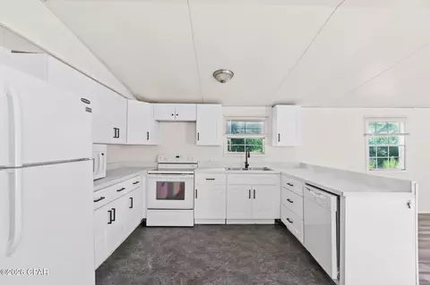 3382 Lakeshore Dr, Chipley, FL 32428 photo 8