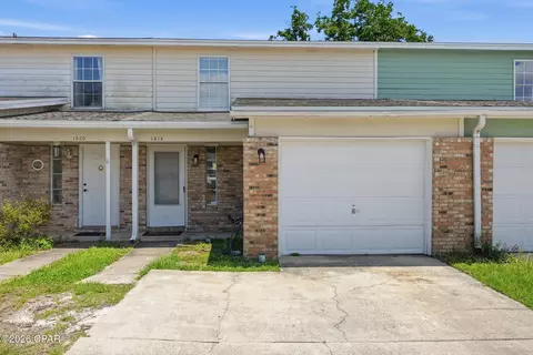 1818 Whispering Oaks Ln, Fort Walton Beach, FL 32547