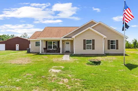 8100 Macaw Ln, Youngstown, FL 32466