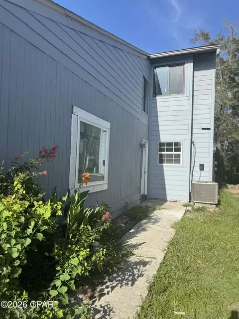 318 Sukoshi Dr, Panama City, FL 32404