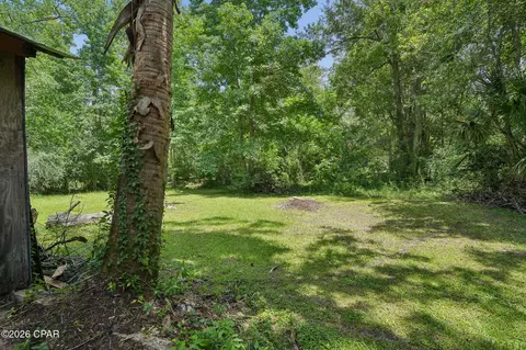 Exterior - 529 N 5th St, Chipley, FL 32428 photo 6 of 8