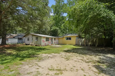 Exterior - 529 N 5th St, Chipley, FL 32428 photo 1 of 8