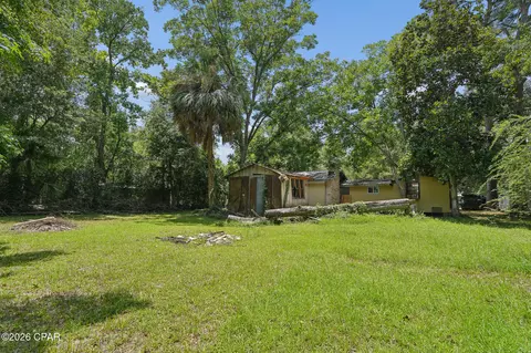 Exterior - 529 N 5th St, Chipley, FL 32428 photo 4 of 8