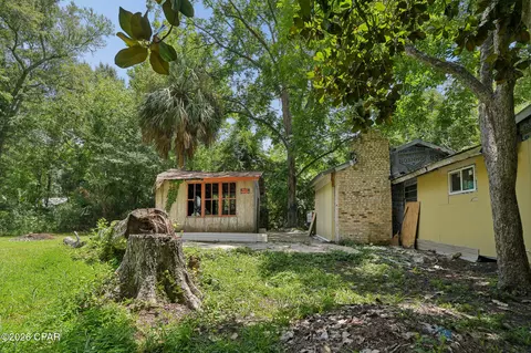 Exterior - 529 N 5th St, Chipley, FL 32428 photo 3 of 8