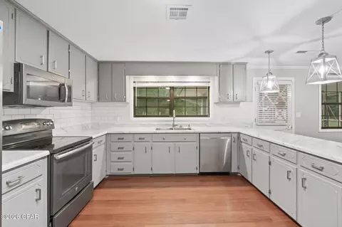 Kitchen - 652 2nd St, Chipley, FL 32428 photo 2 of 2