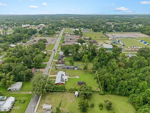 View/Area - 652 2nd St, Chipley, FL 32428 photo 1 of 6