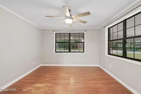 Living - 652 2nd St, Chipley, FL 32428 photo 5 of 5