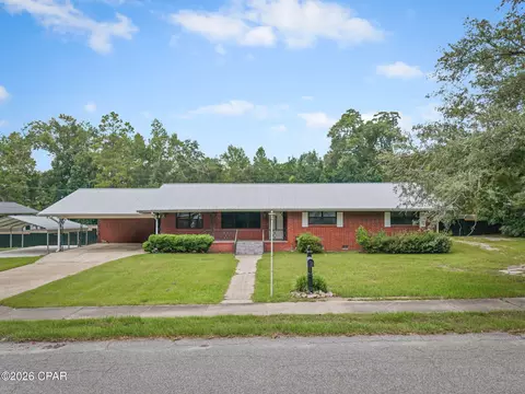 Exterior - 652 2nd St, Chipley, FL 32428 photo 2 of 5